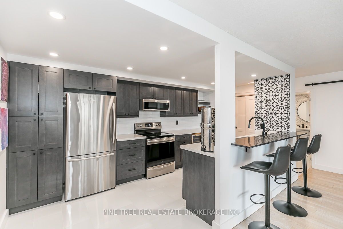 65 Ellen St, #306