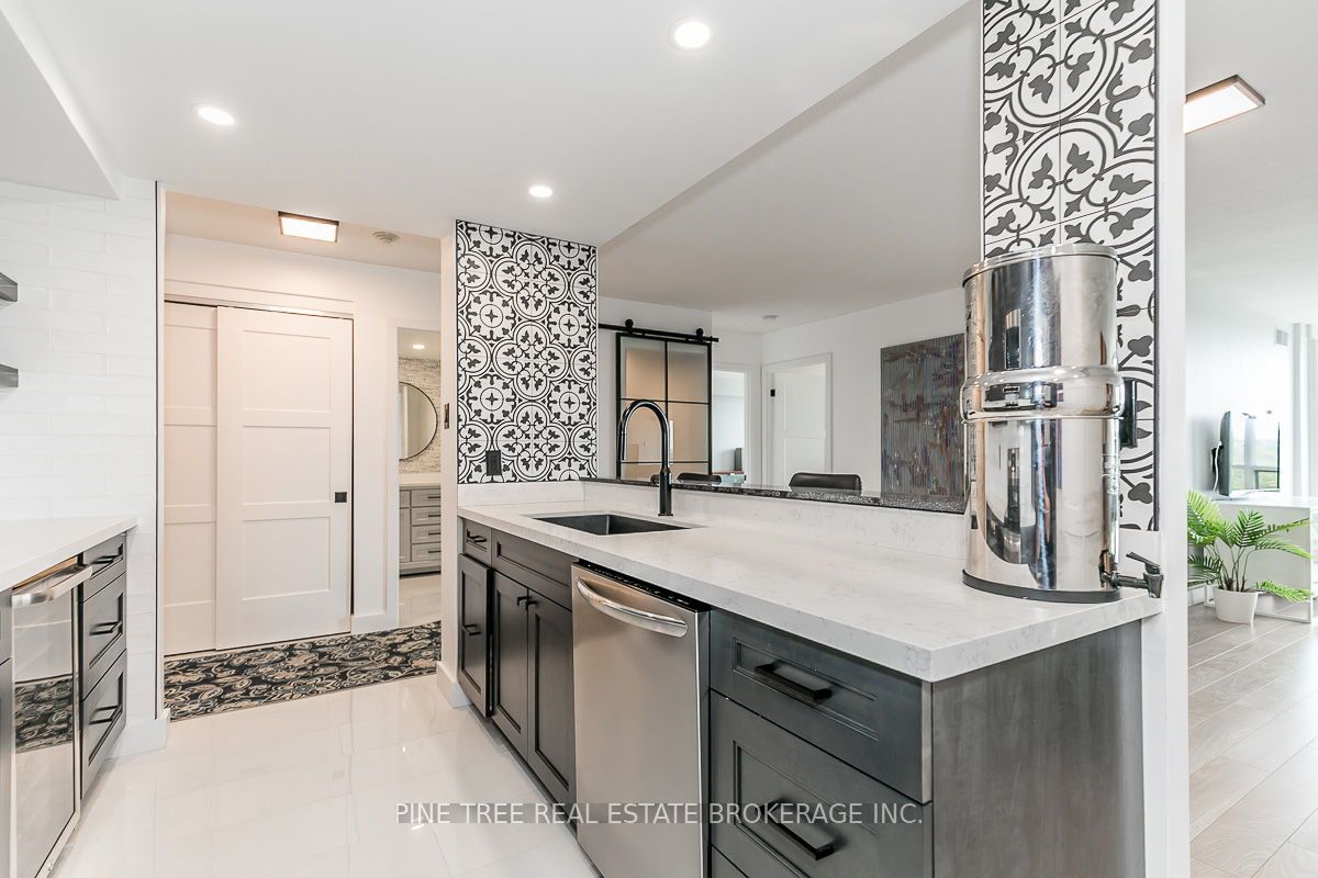 65 Ellen St, #306