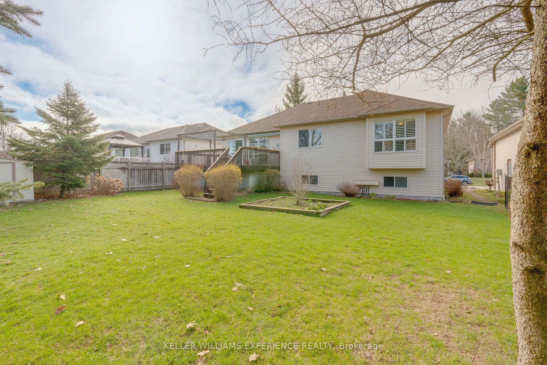 45 BUSH Crescent