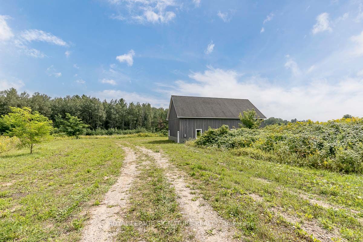 209 15/16 Sideroad