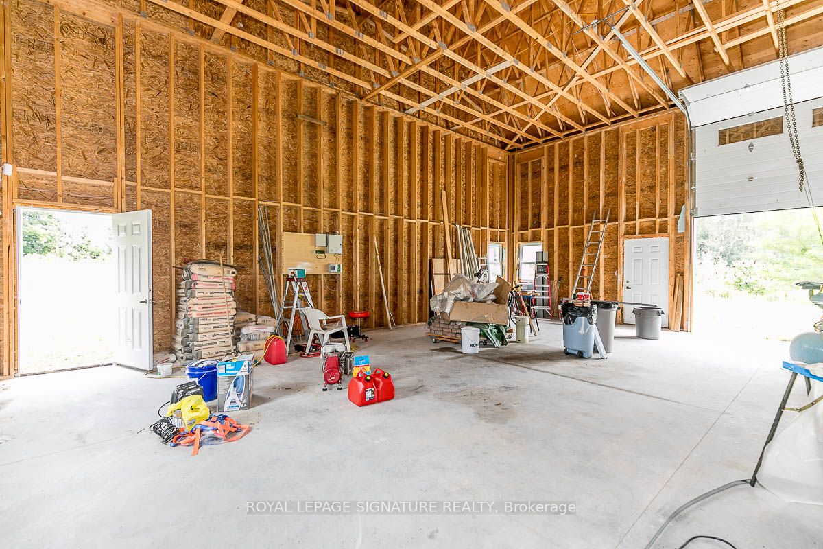 209 15/16 Sideroad