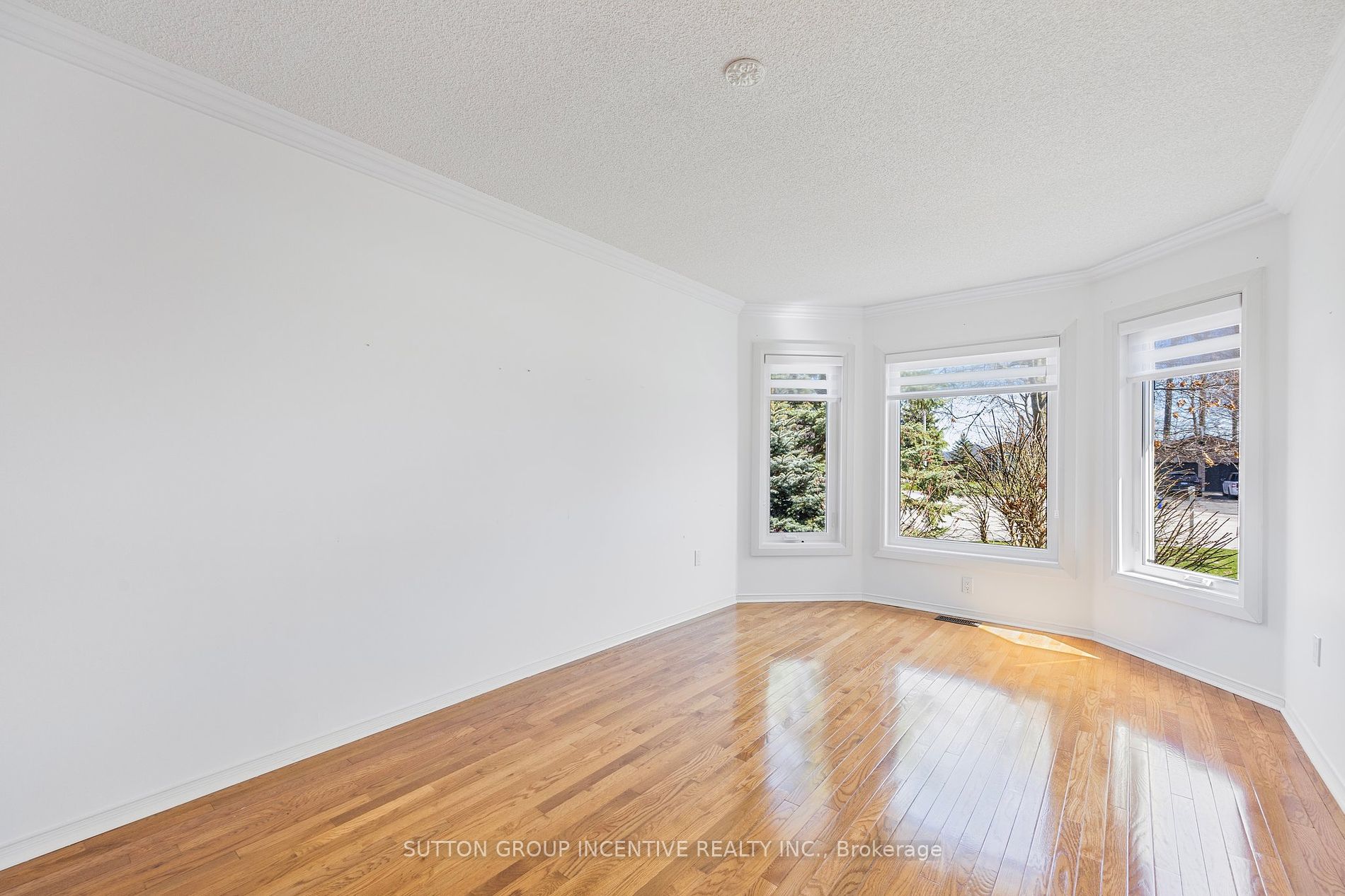 33 Glen Oak Crt
