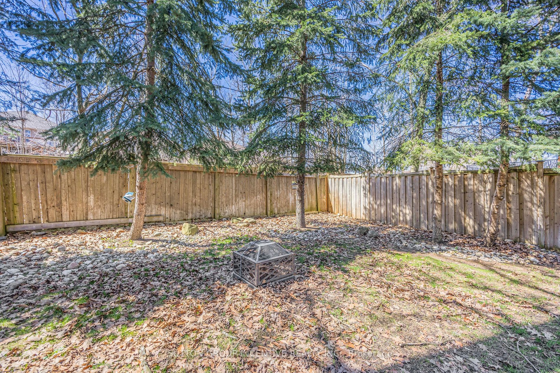 33 Glen Oak Crt