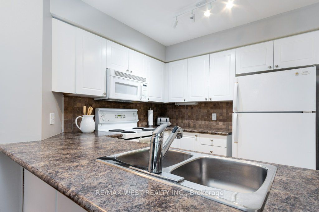 29 Sundial Crt, #15