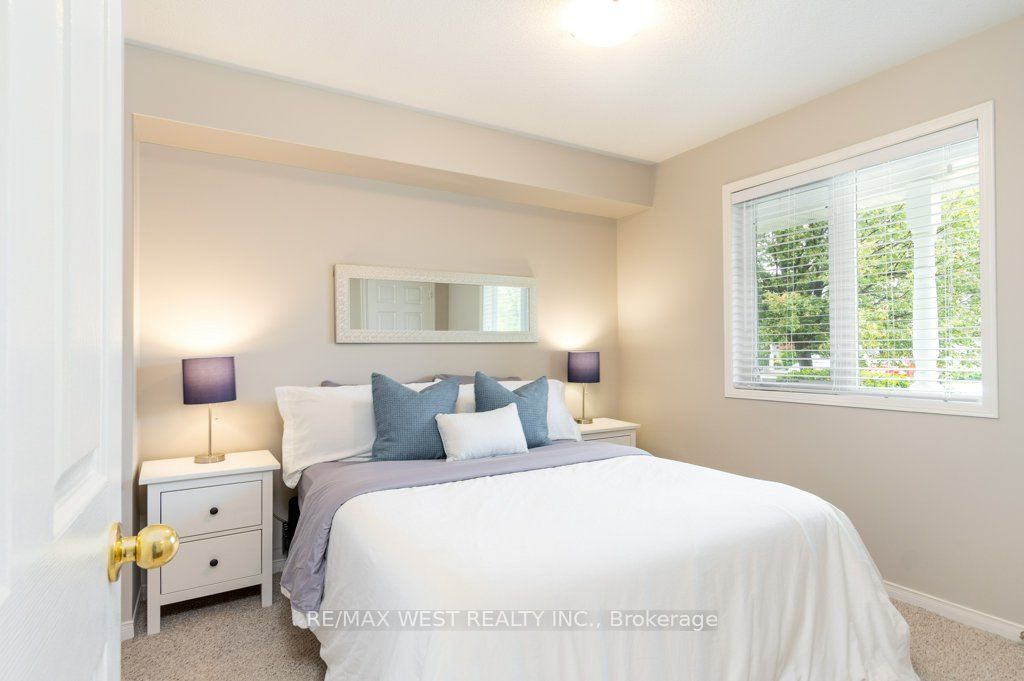 29 Sundial Crt, #15