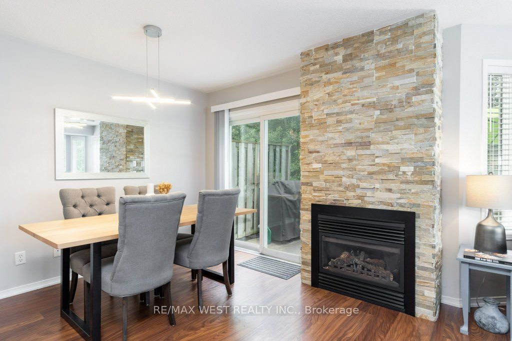 29 Sundial Crt, #15