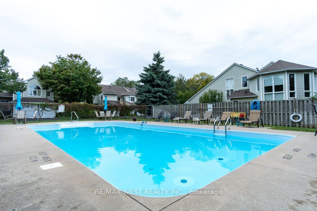 29 Sundial Crt, #15
