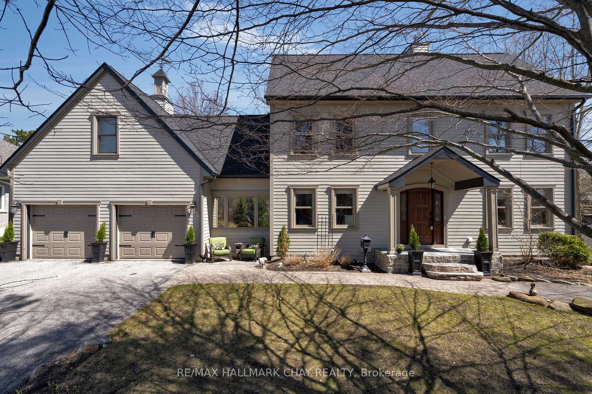 9 Bridle Path