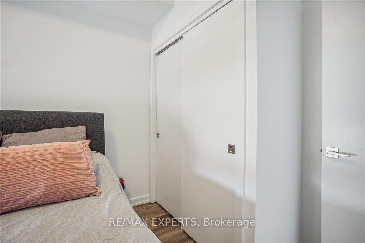 430 Essa Road, #419