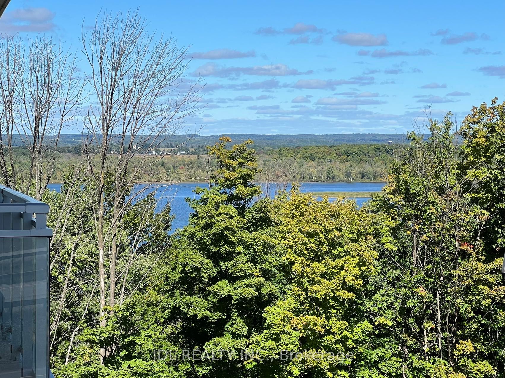 58 Lakeside Terrace #811