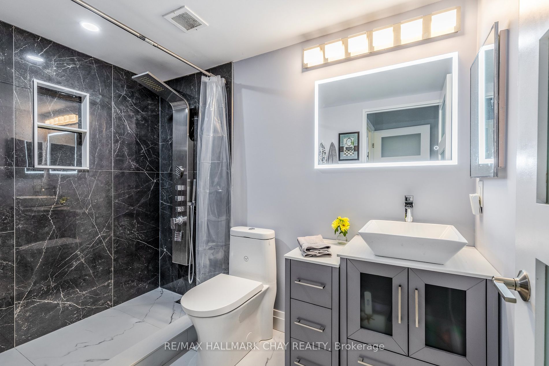 65 Ellen Street, #1208