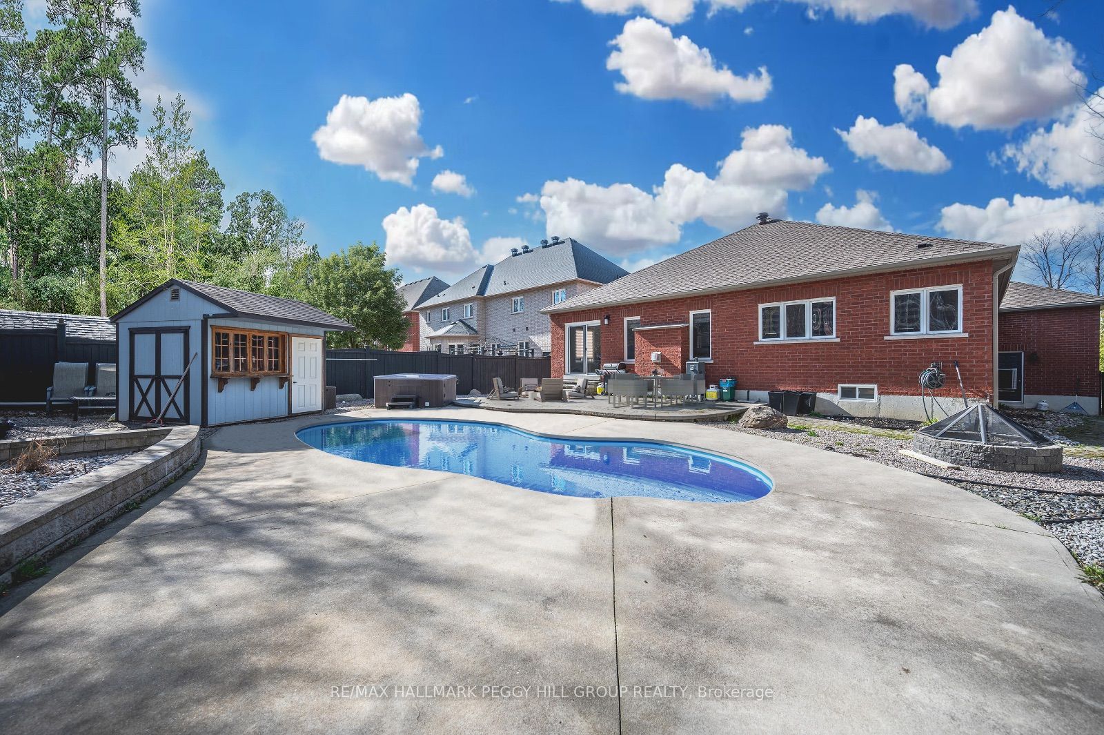 34 Camelot Square