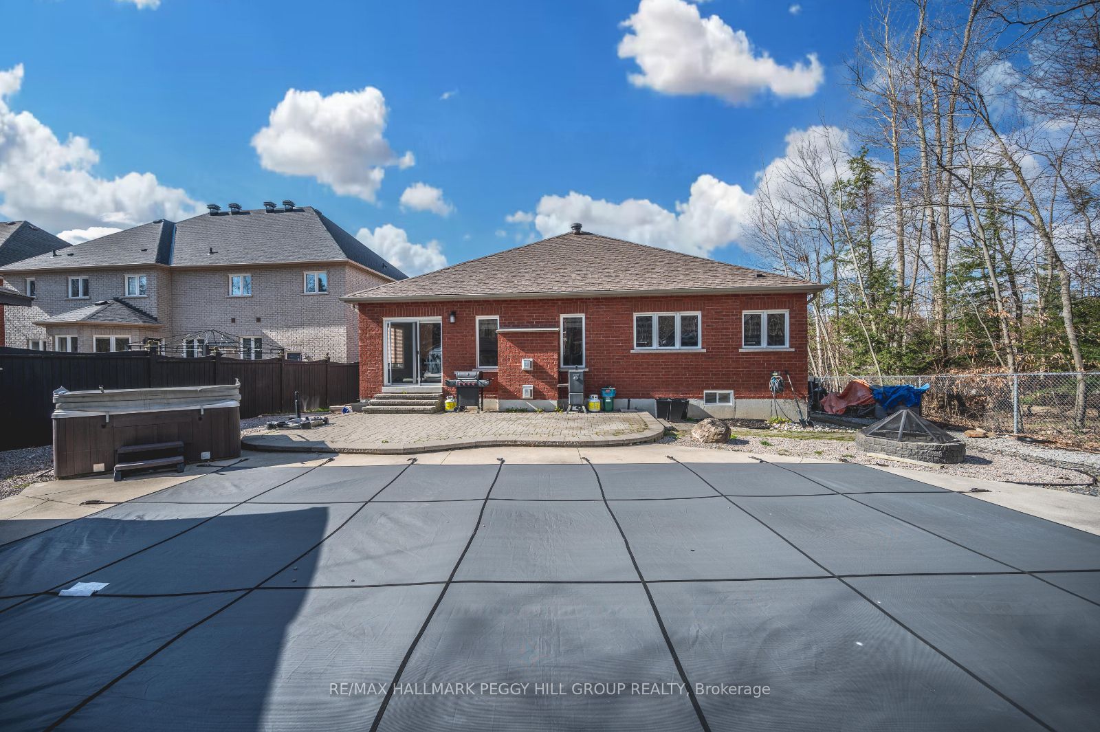34 Camelot Square