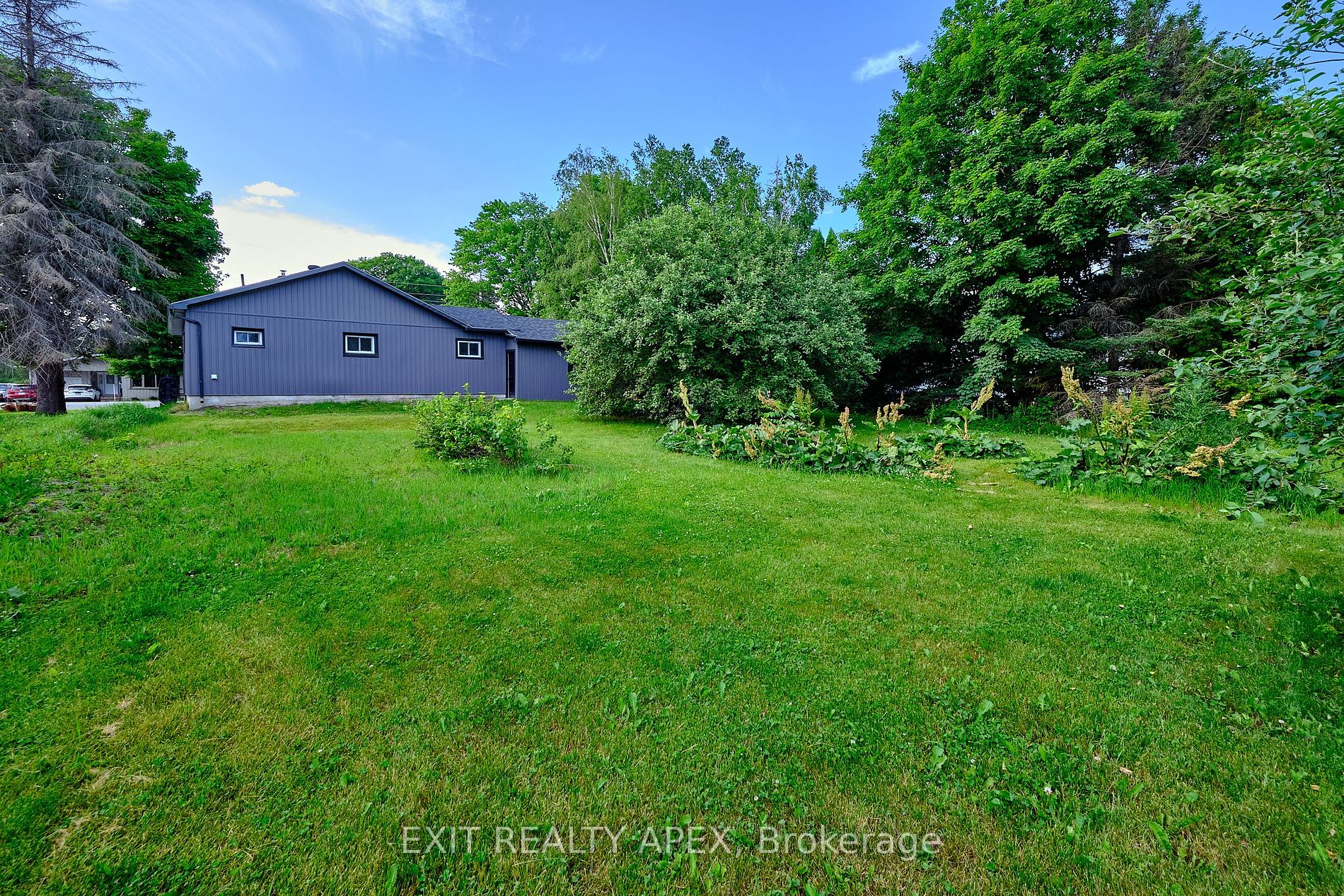 9 Balm Beach Road W