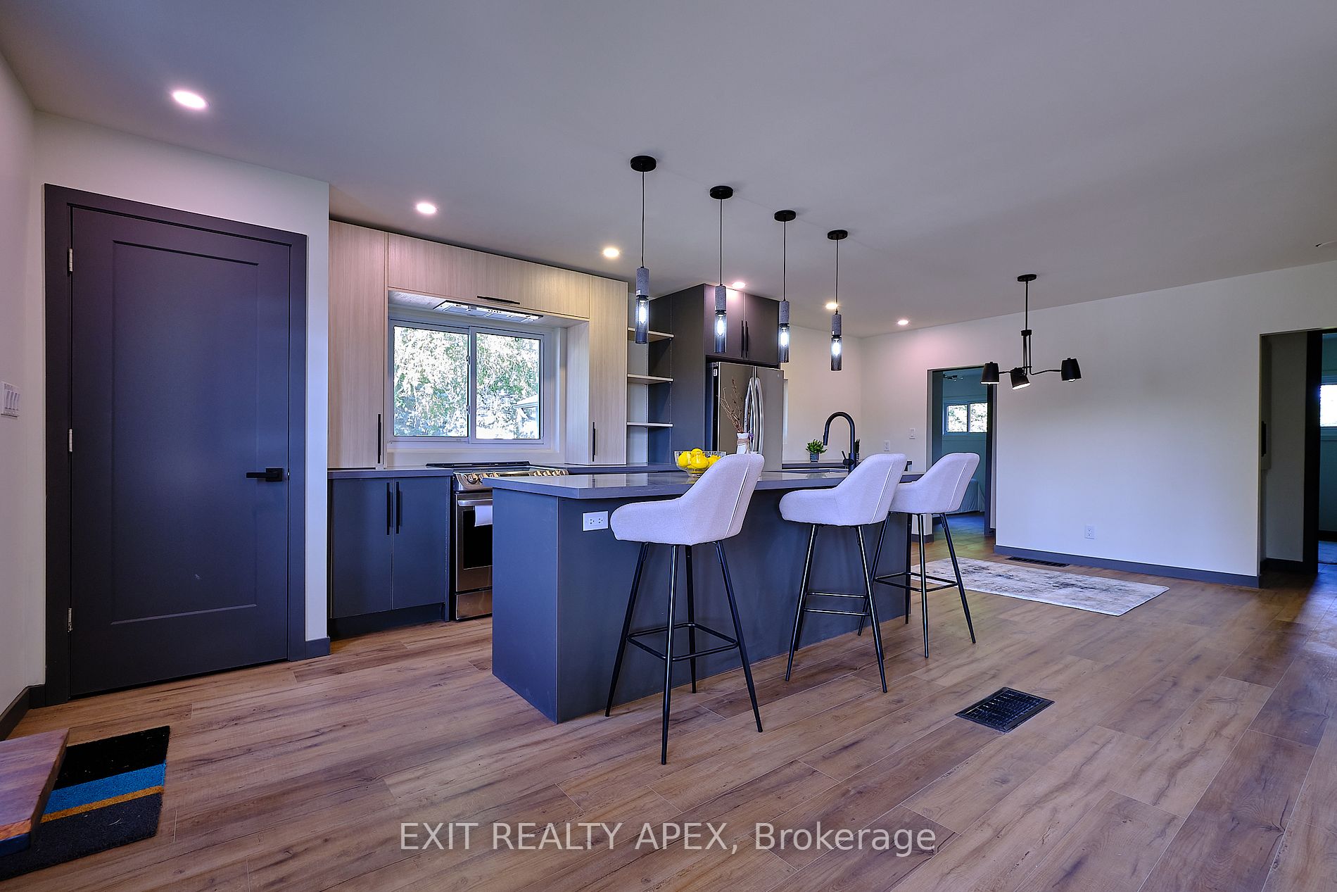 9 Balm Beach Road W