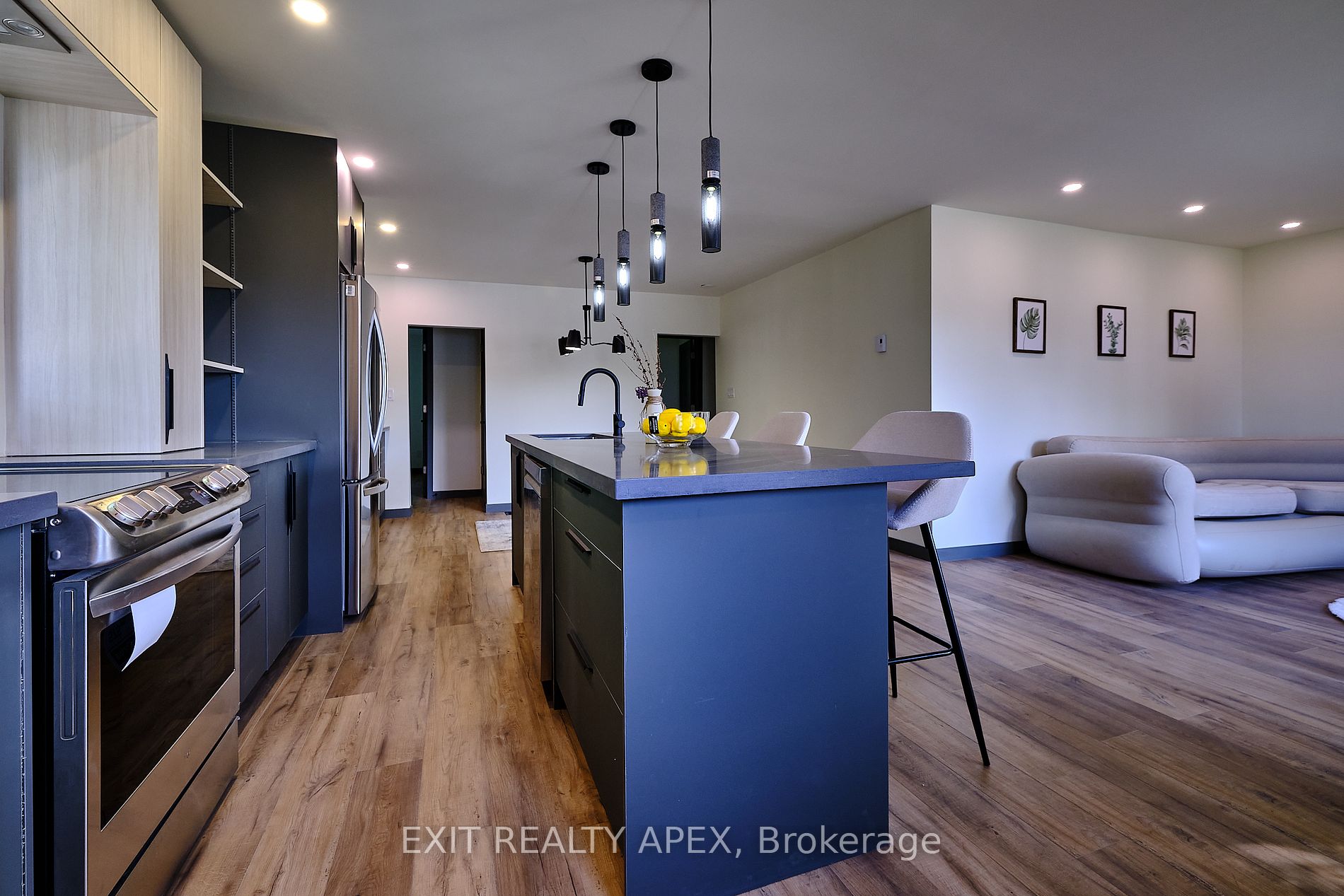 9 Balm Beach Road W