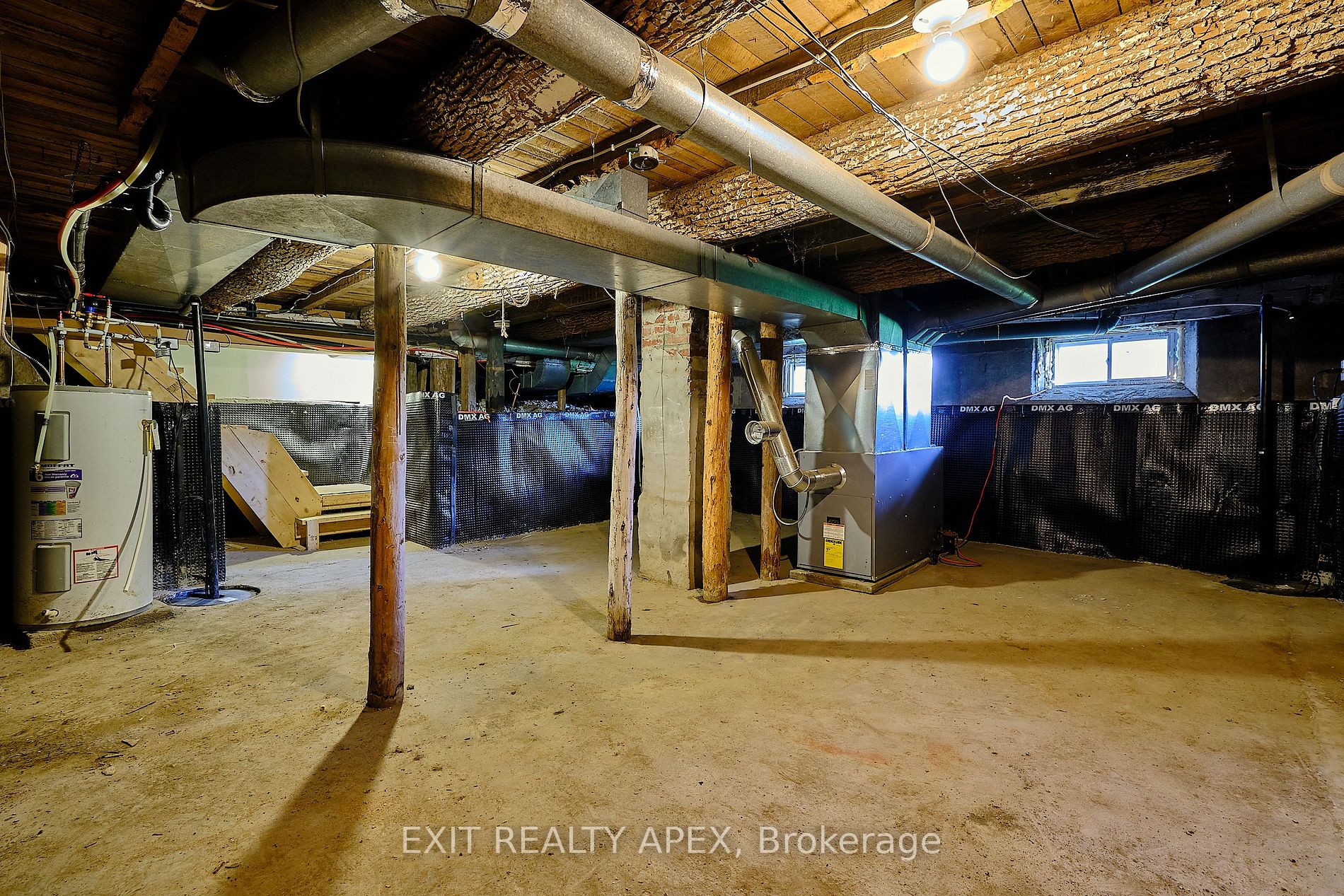 9 Balm Beach Road W