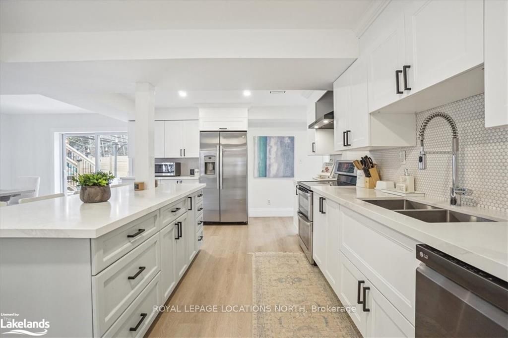 64 48th Street N