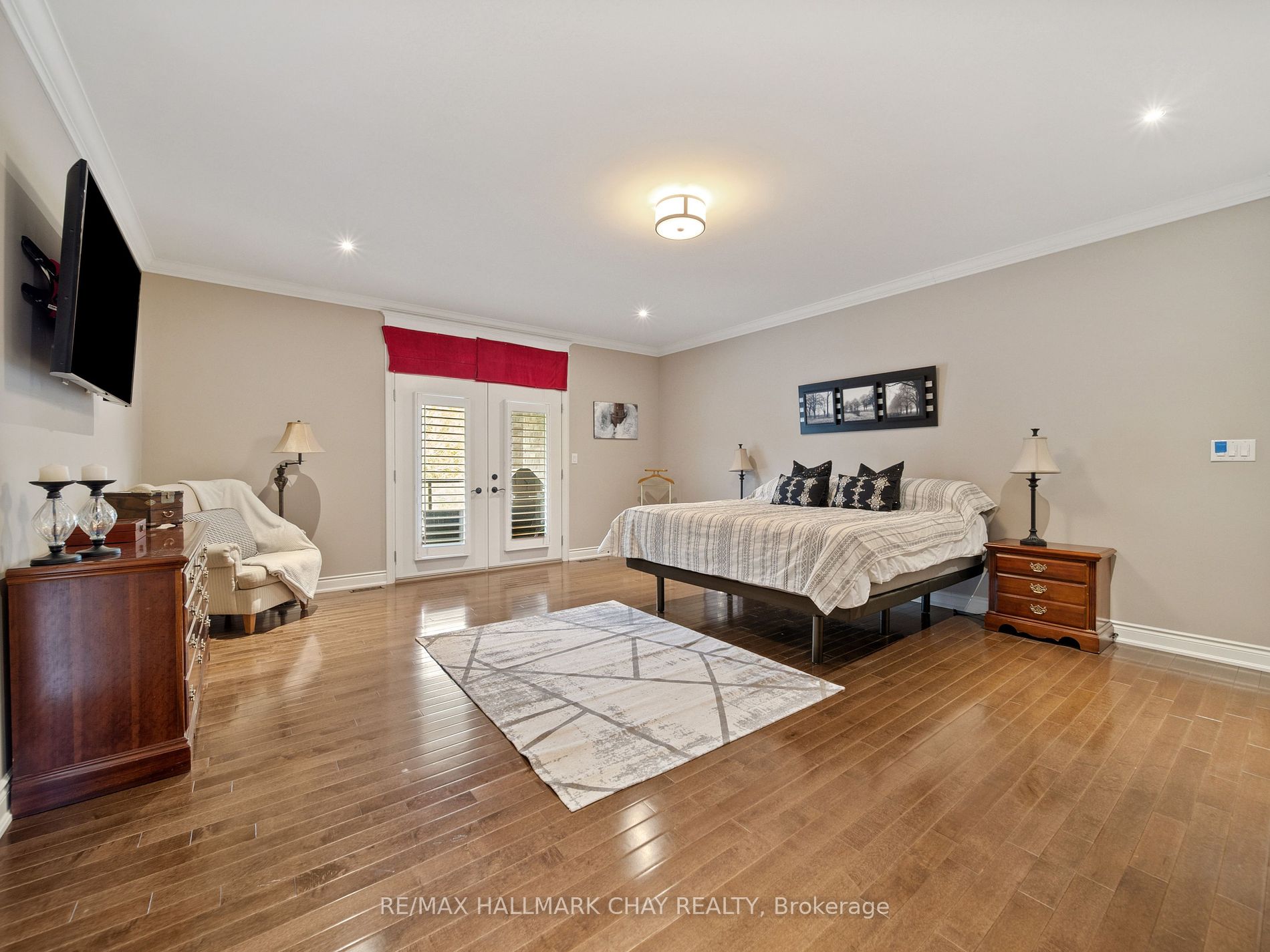 121 Mennill Drive