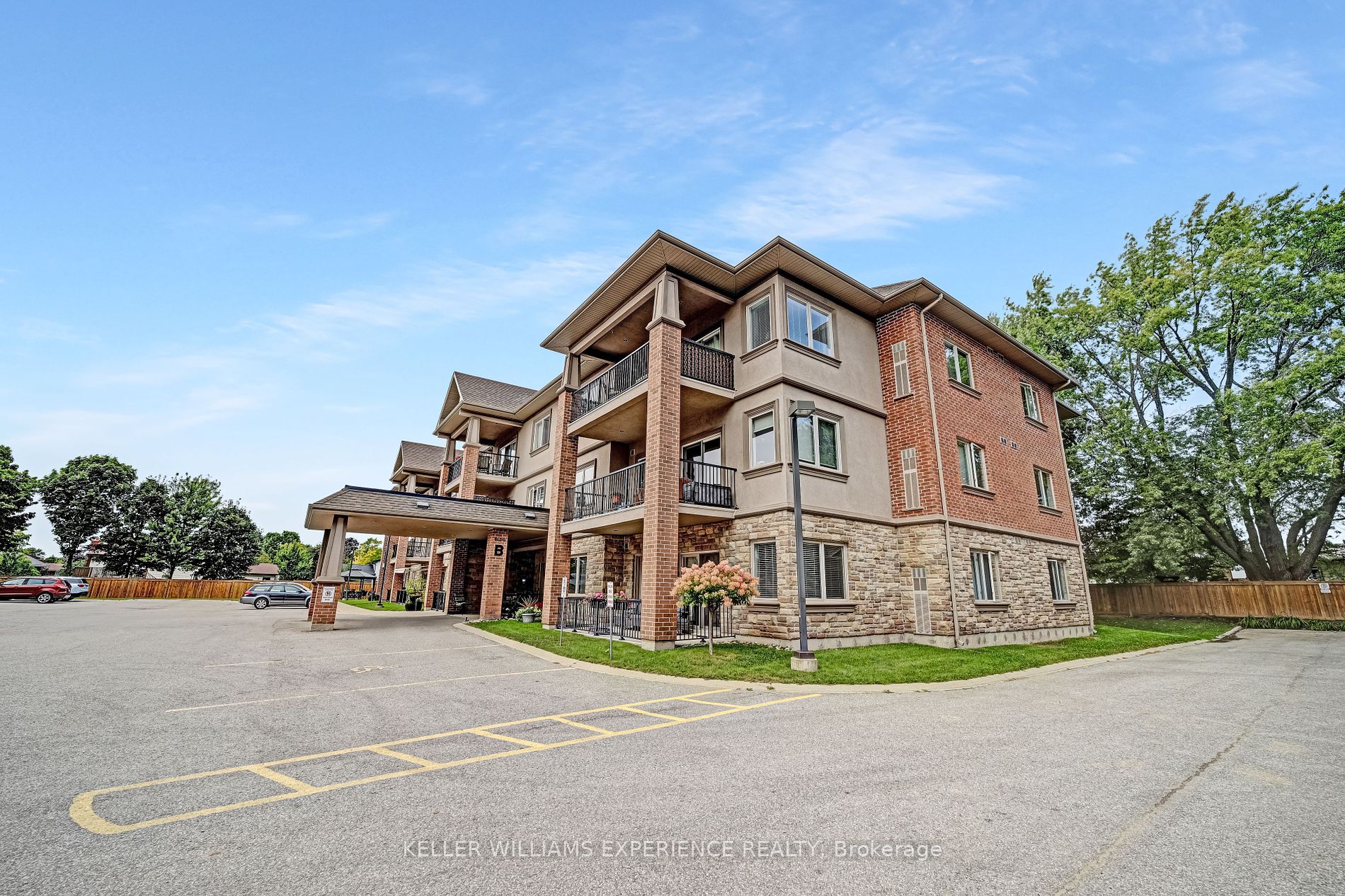 19B Yonge St N, #103