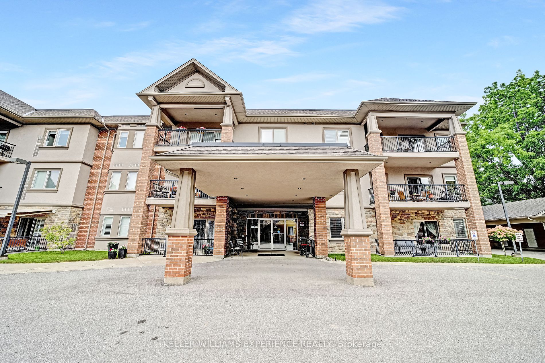 19B Yonge St N, #103