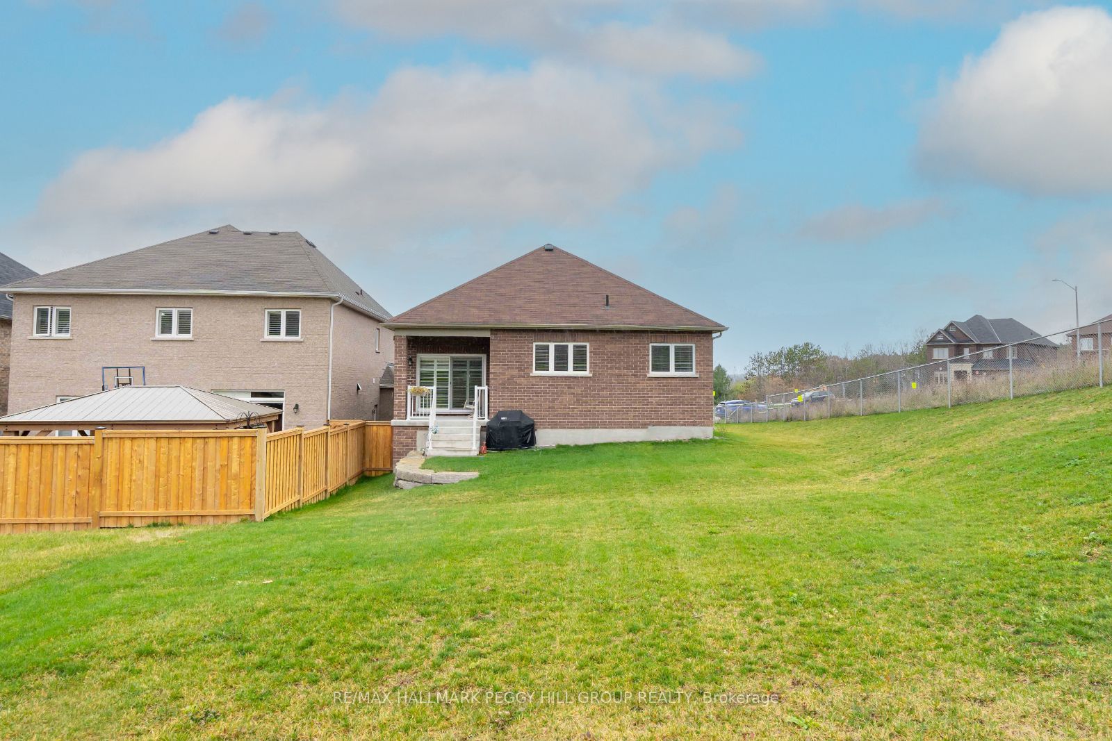 150 Muirfield Dr