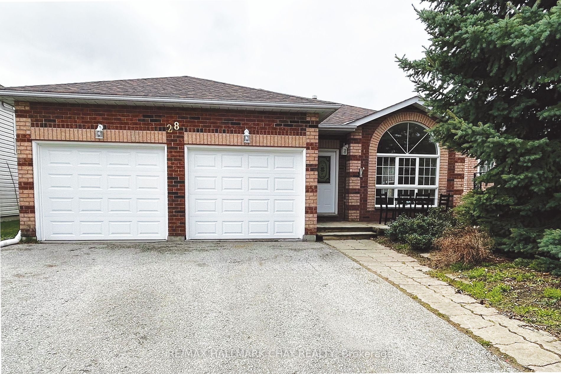 28 Ritchie Cres