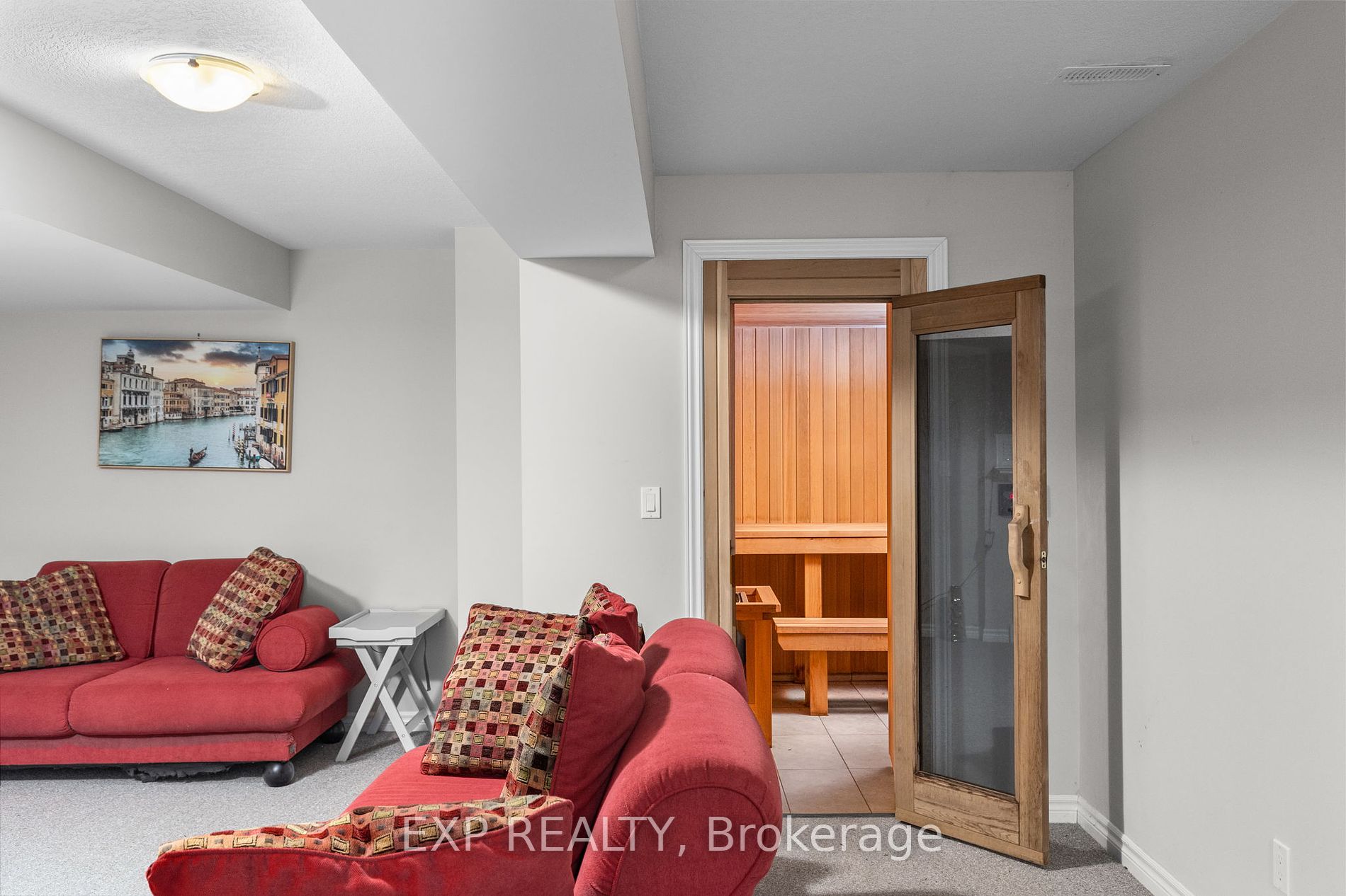 14 Carpenter St