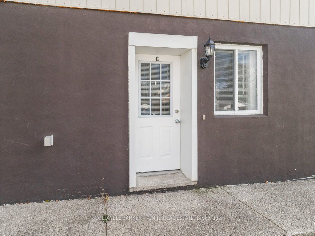 19 South St S
