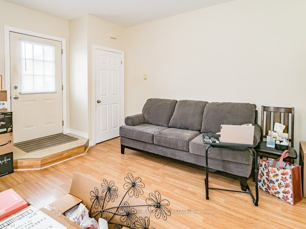 19 South St S