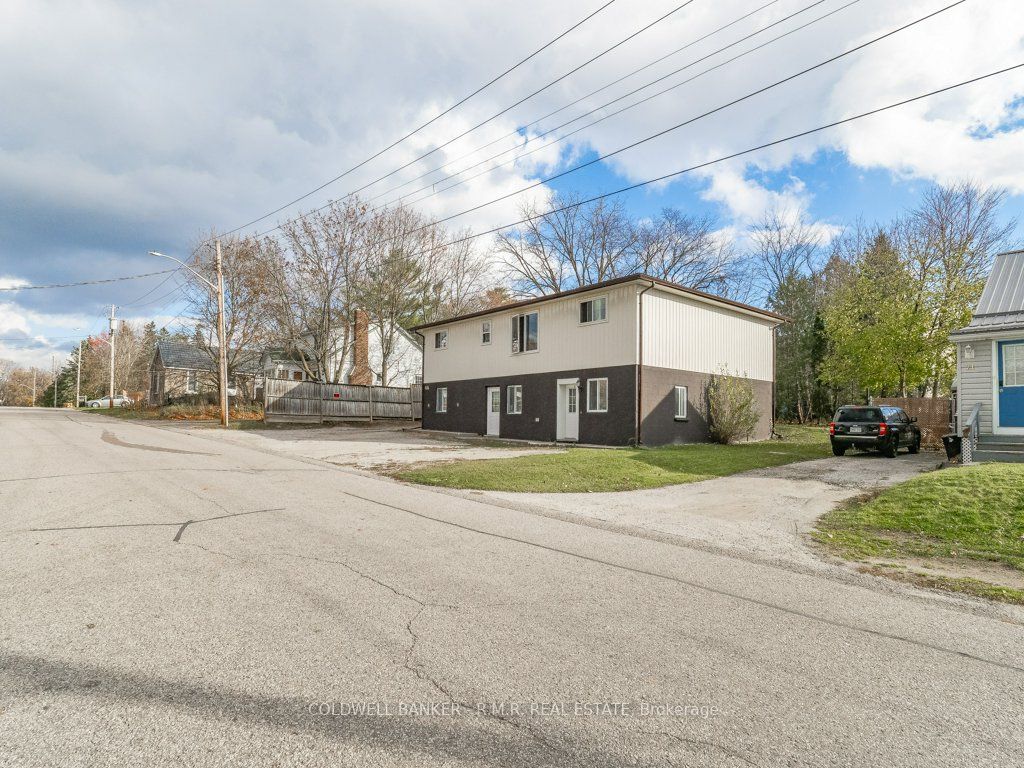 19 South St S