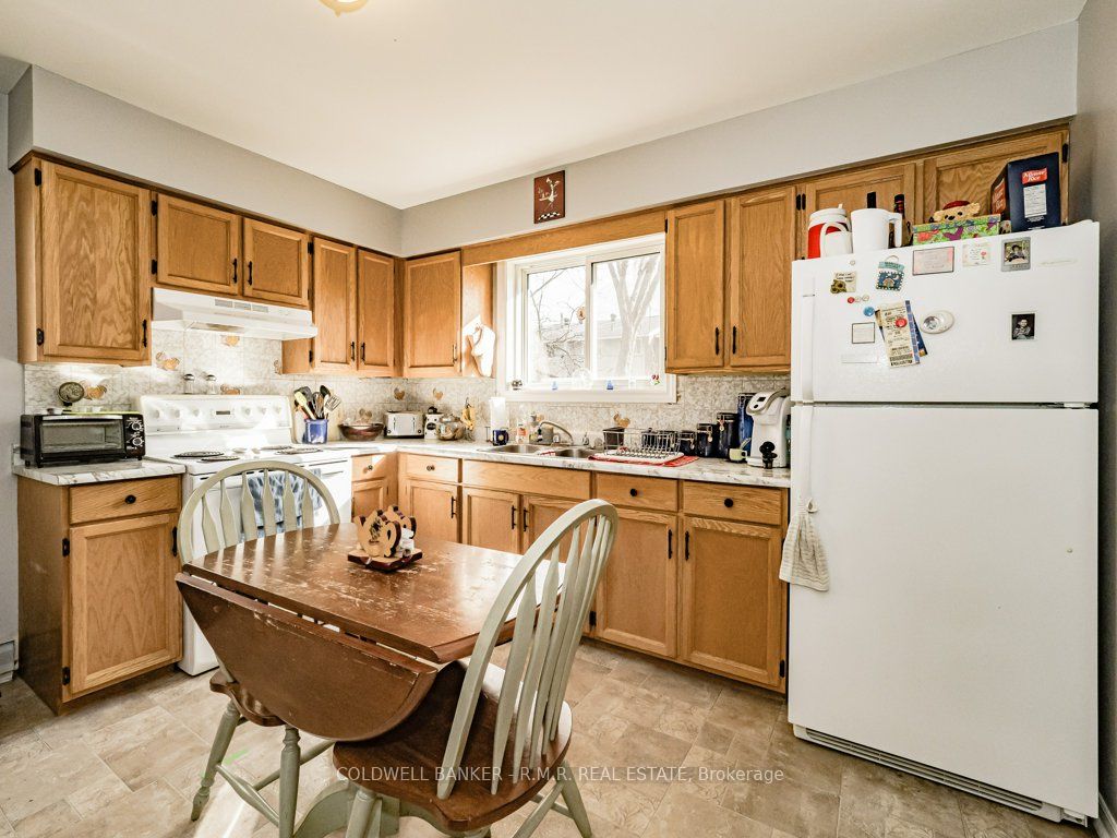 19 South St S