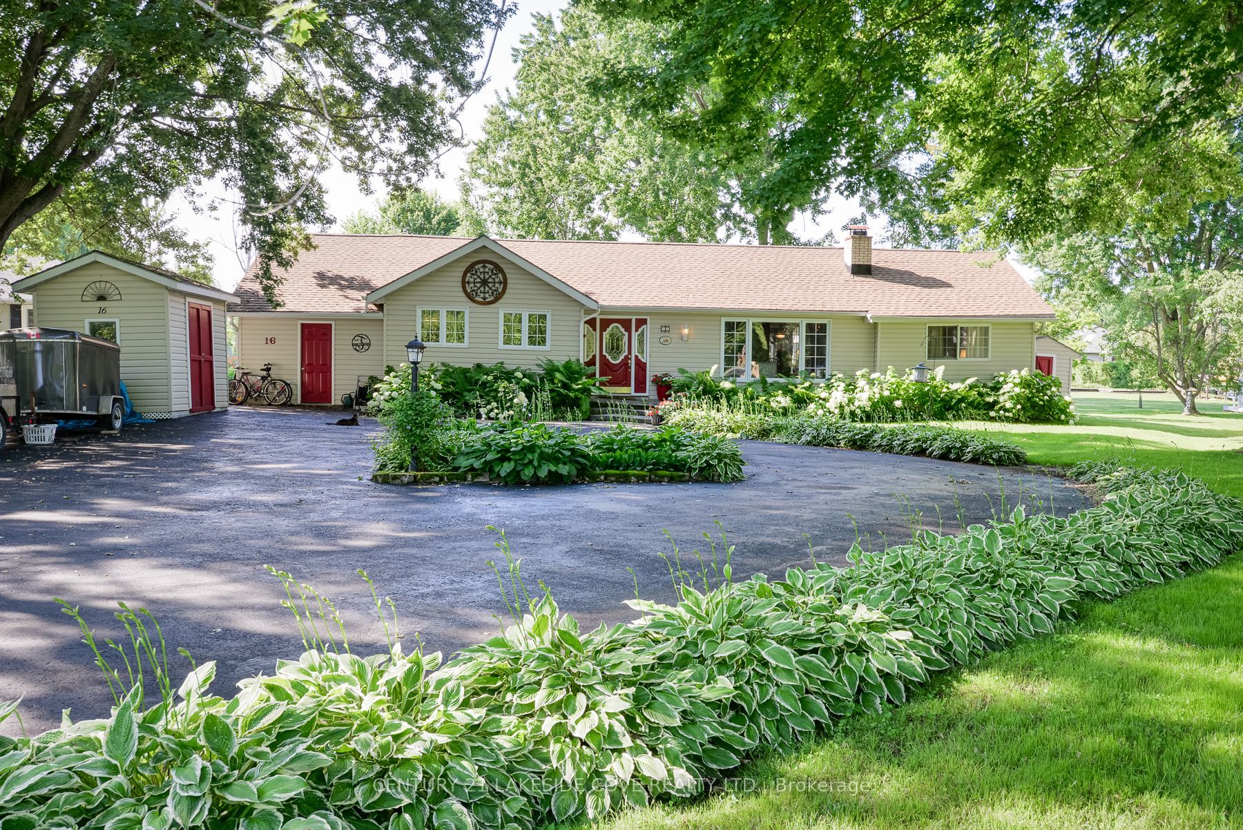 16 Old Indian Trail W