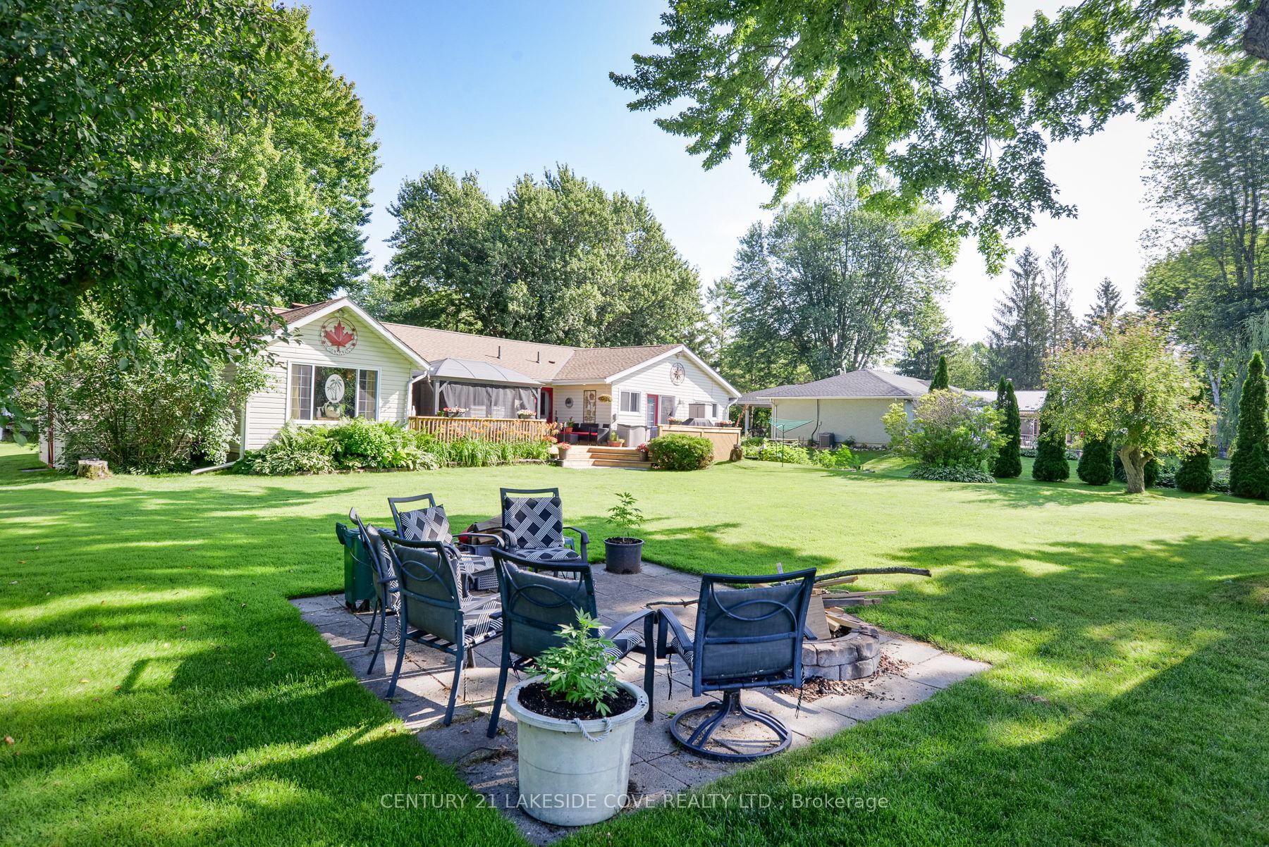 16 Old Indian Trail W