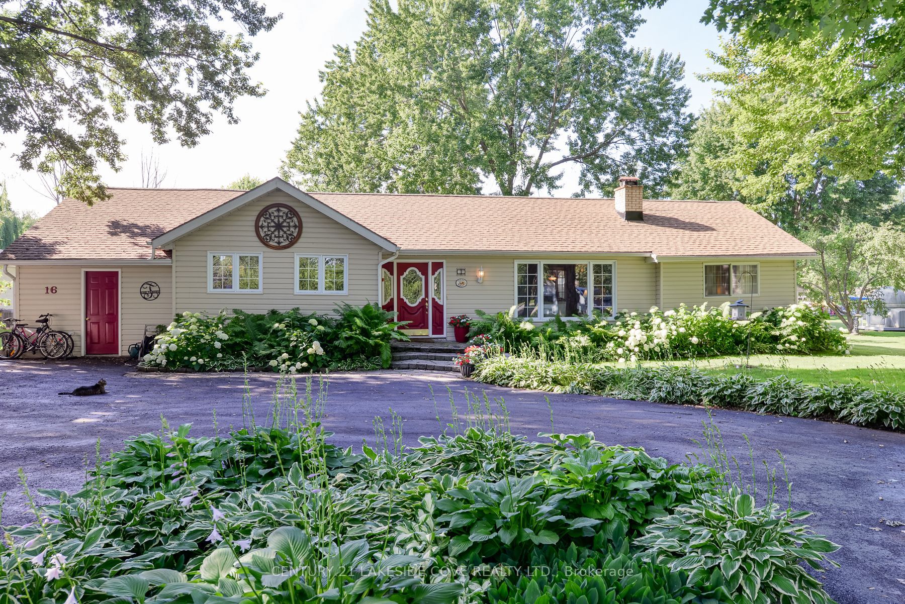 16 Old Indian Trail W