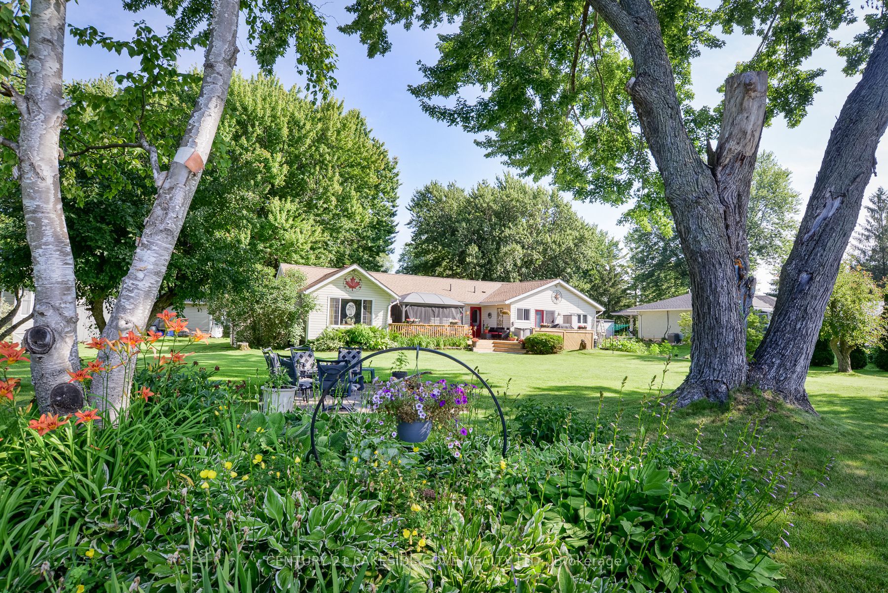 16 Old Indian Trail W