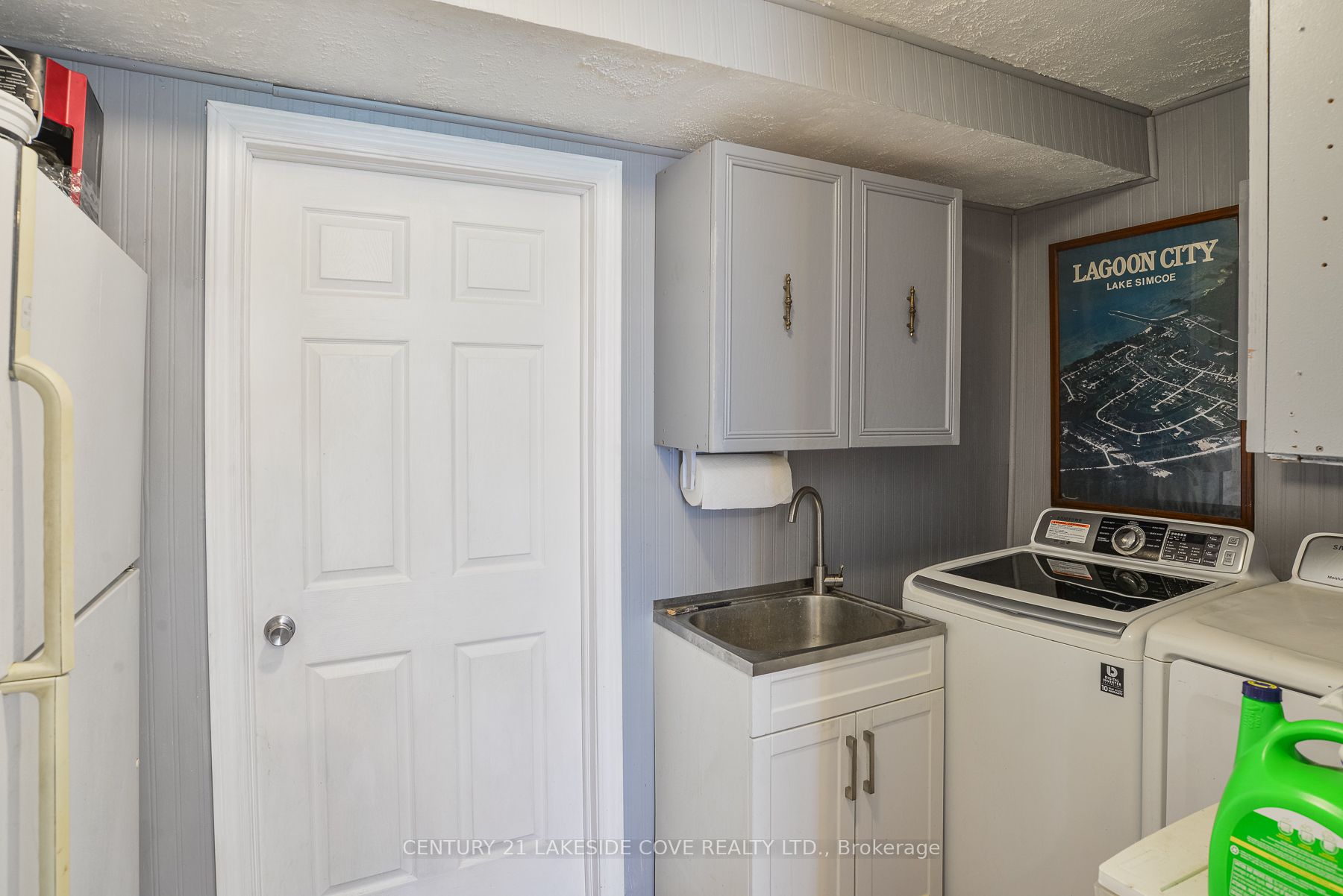16 Old Indian Trail W