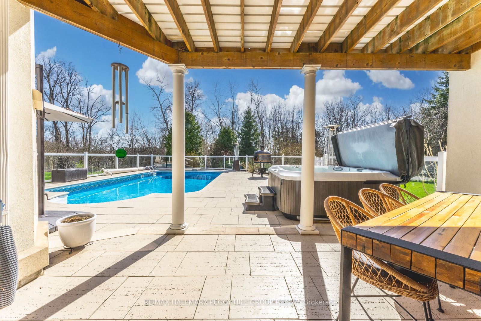 16 Bridle Trail