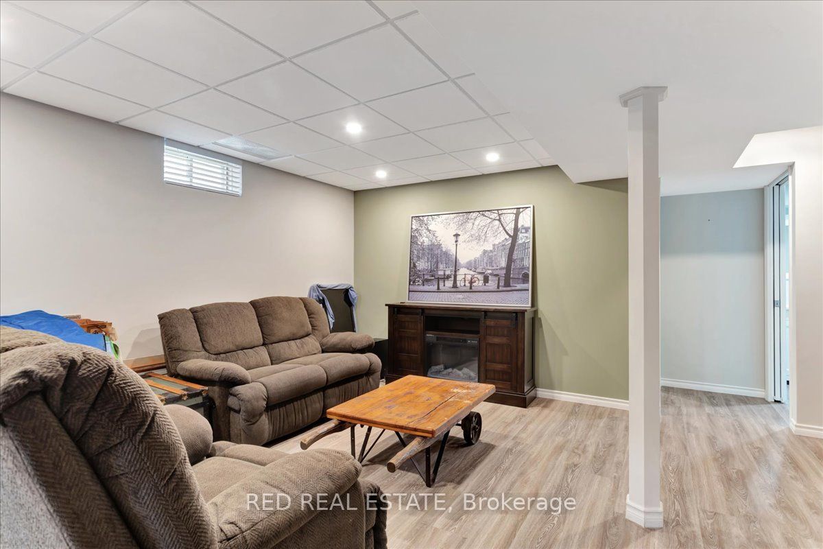 14 Willow Dr