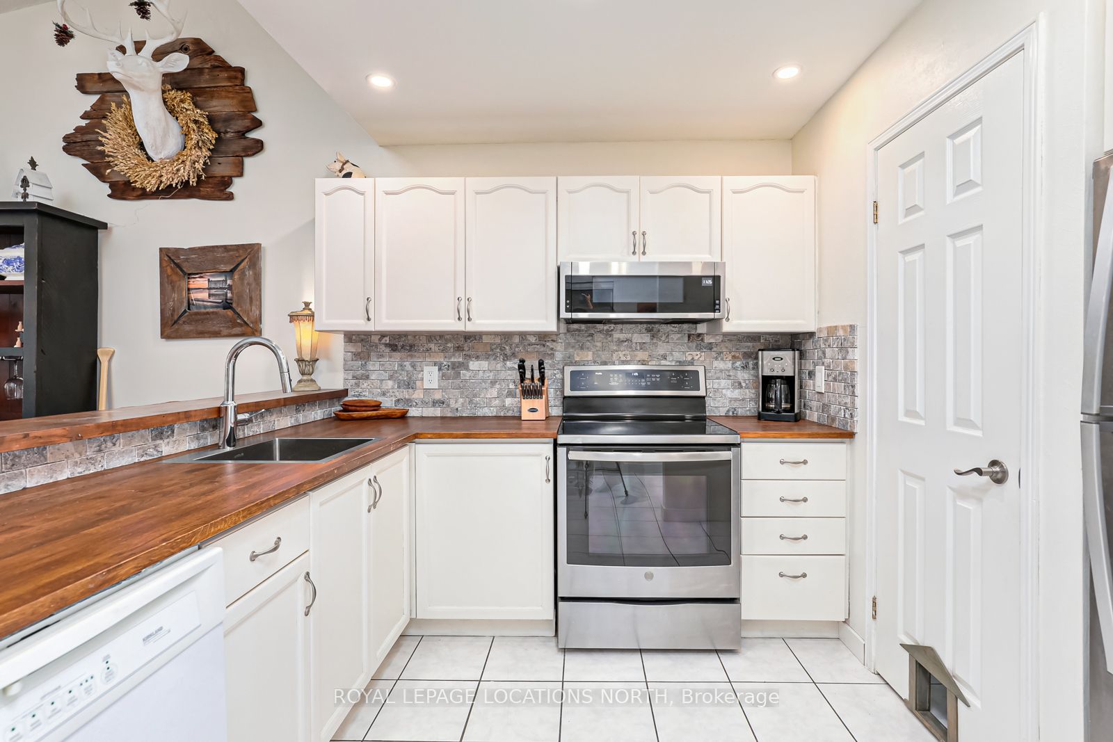 53 Trott Blvd, #150