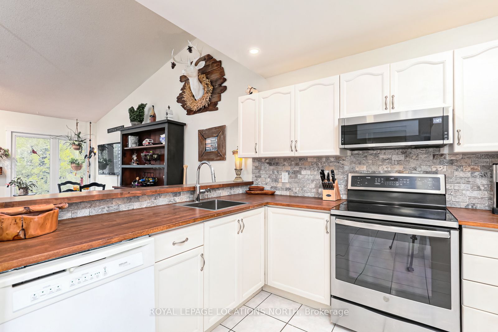 53 Trott Blvd, #150