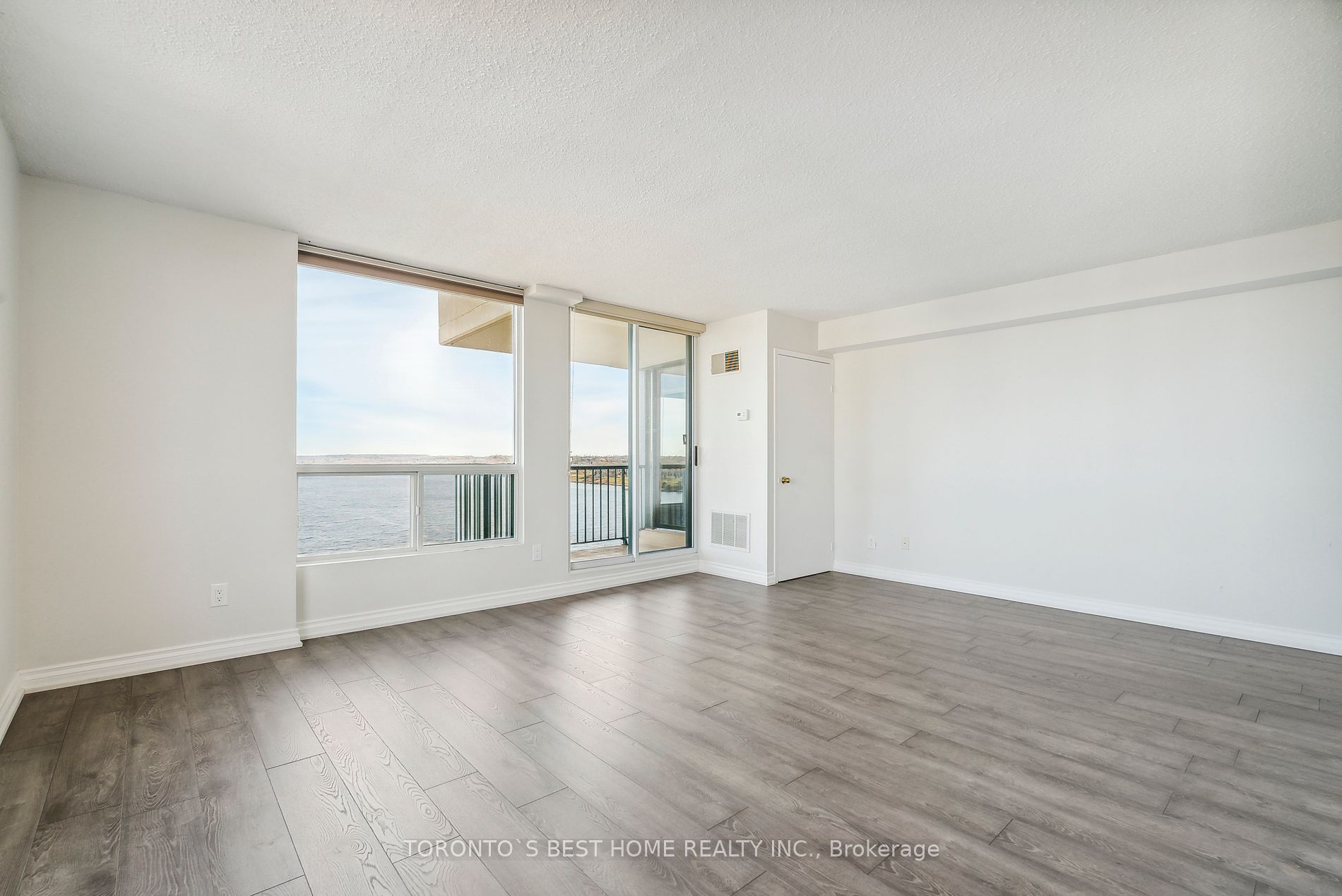 75 Ellen St, #1509