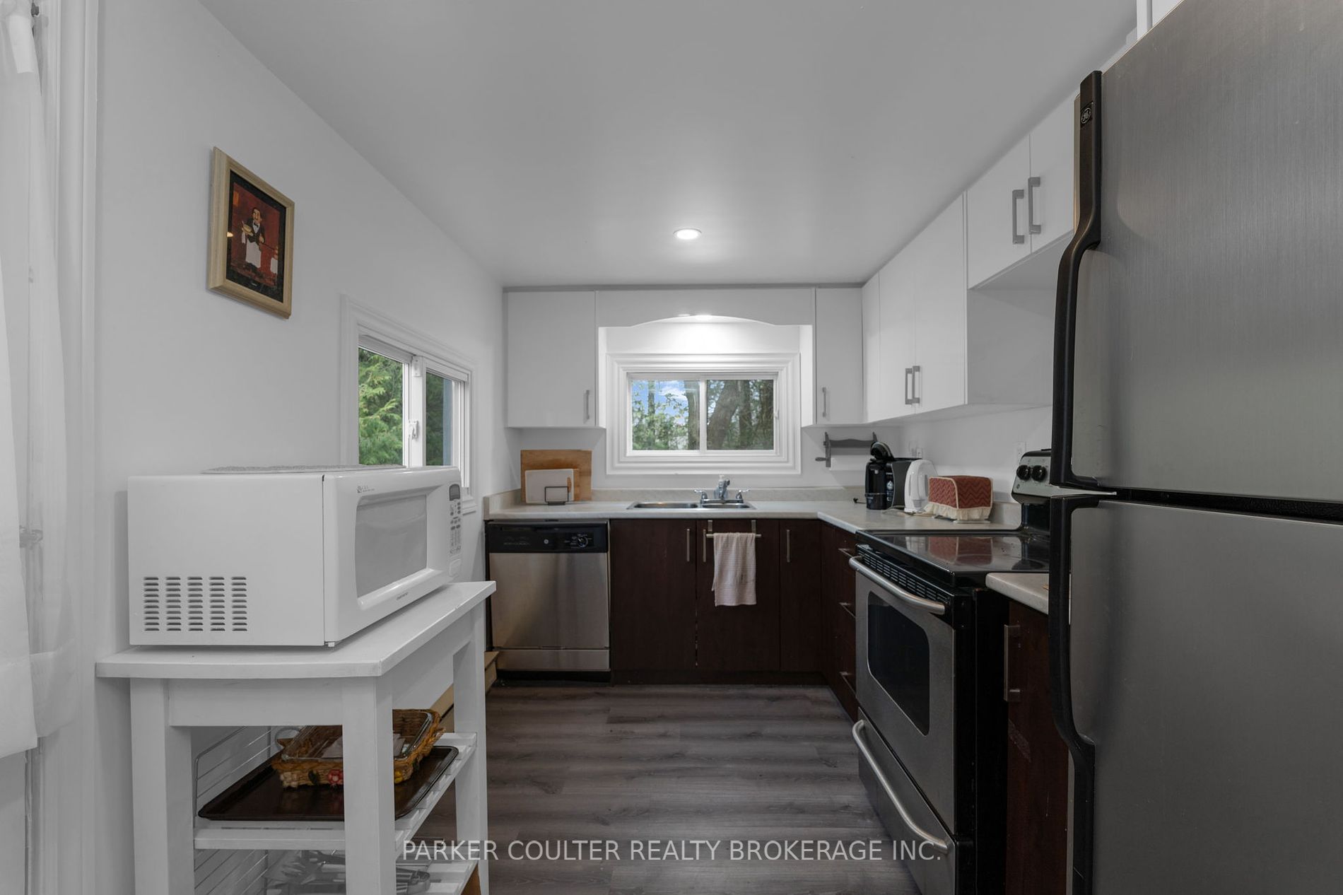 1221 River Road E