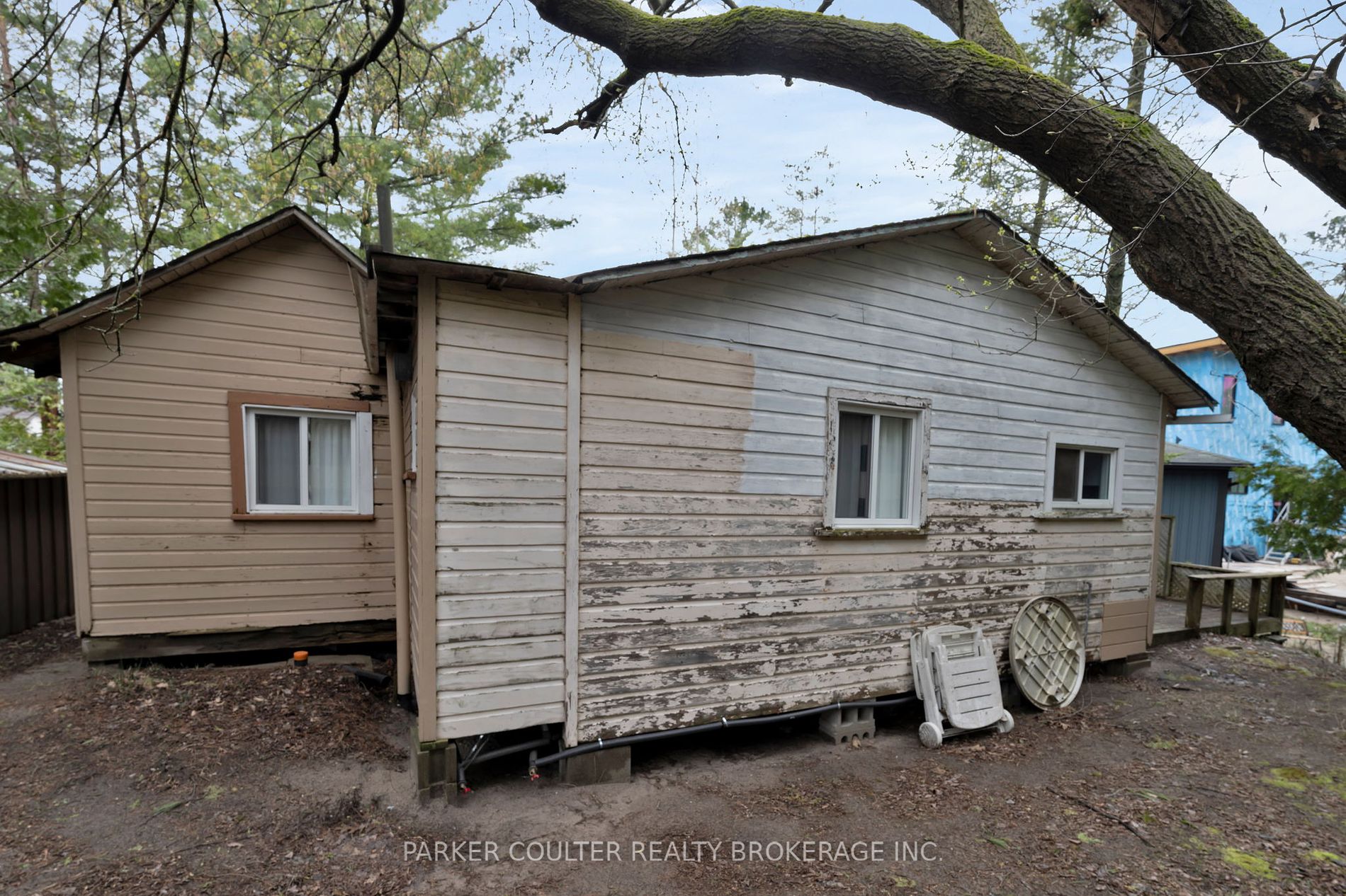 1221 River Road E