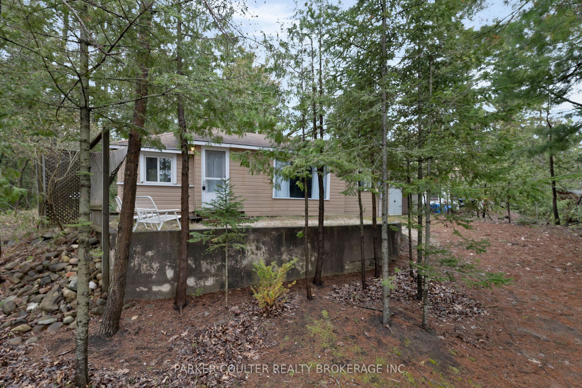 1221 River Road E