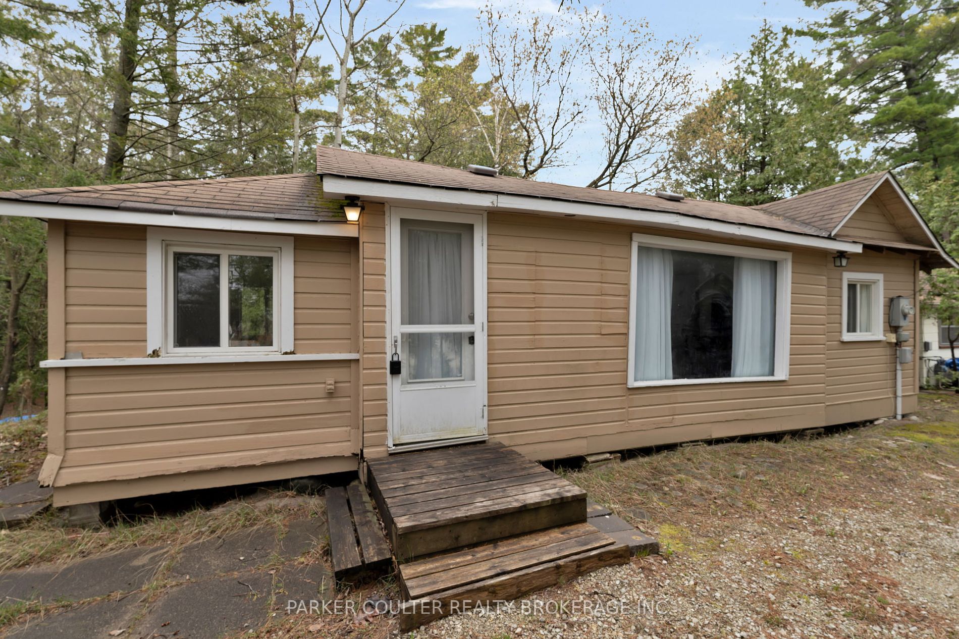 1221 River Road E