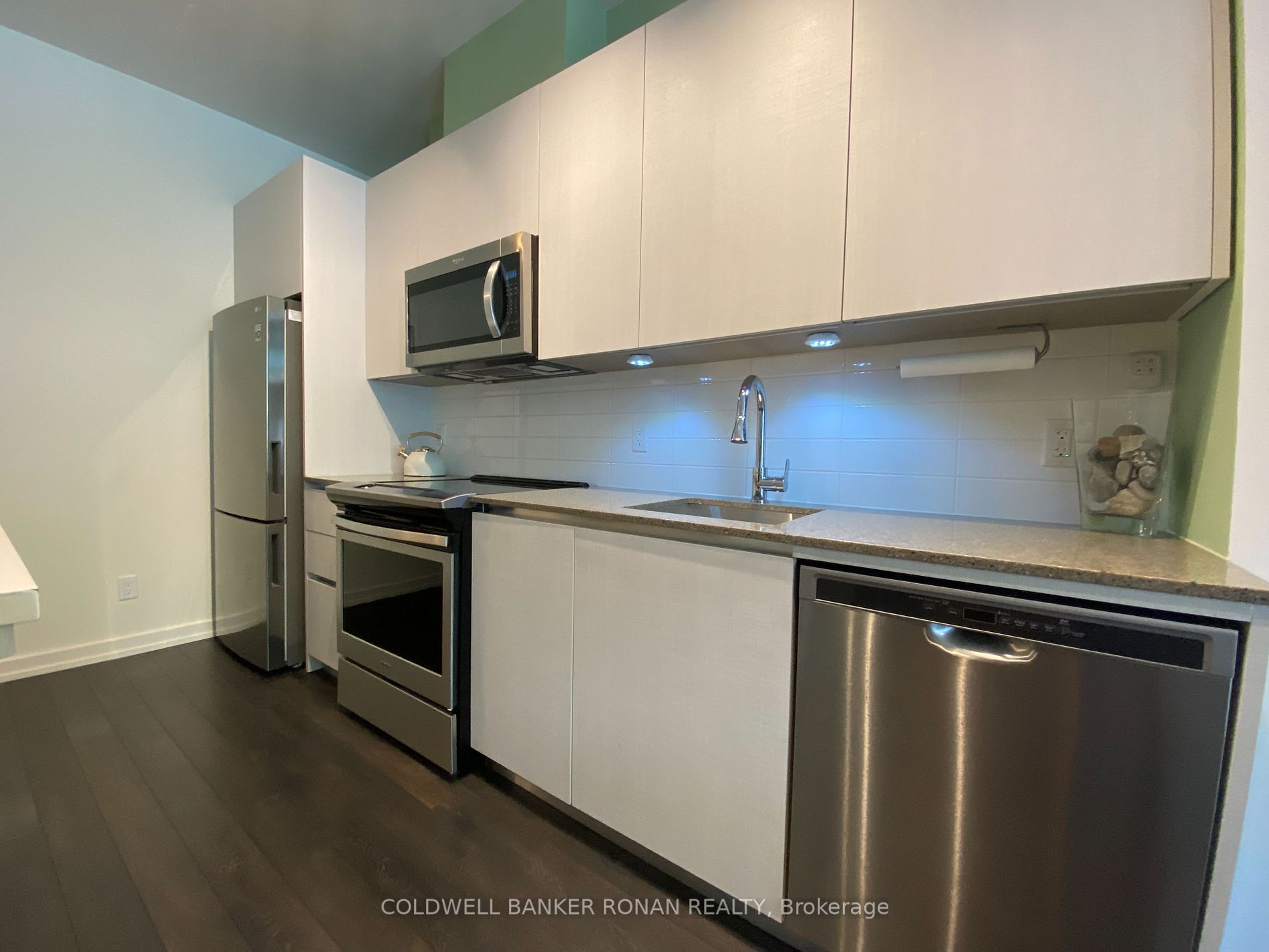 21 Matchedash St S, #208