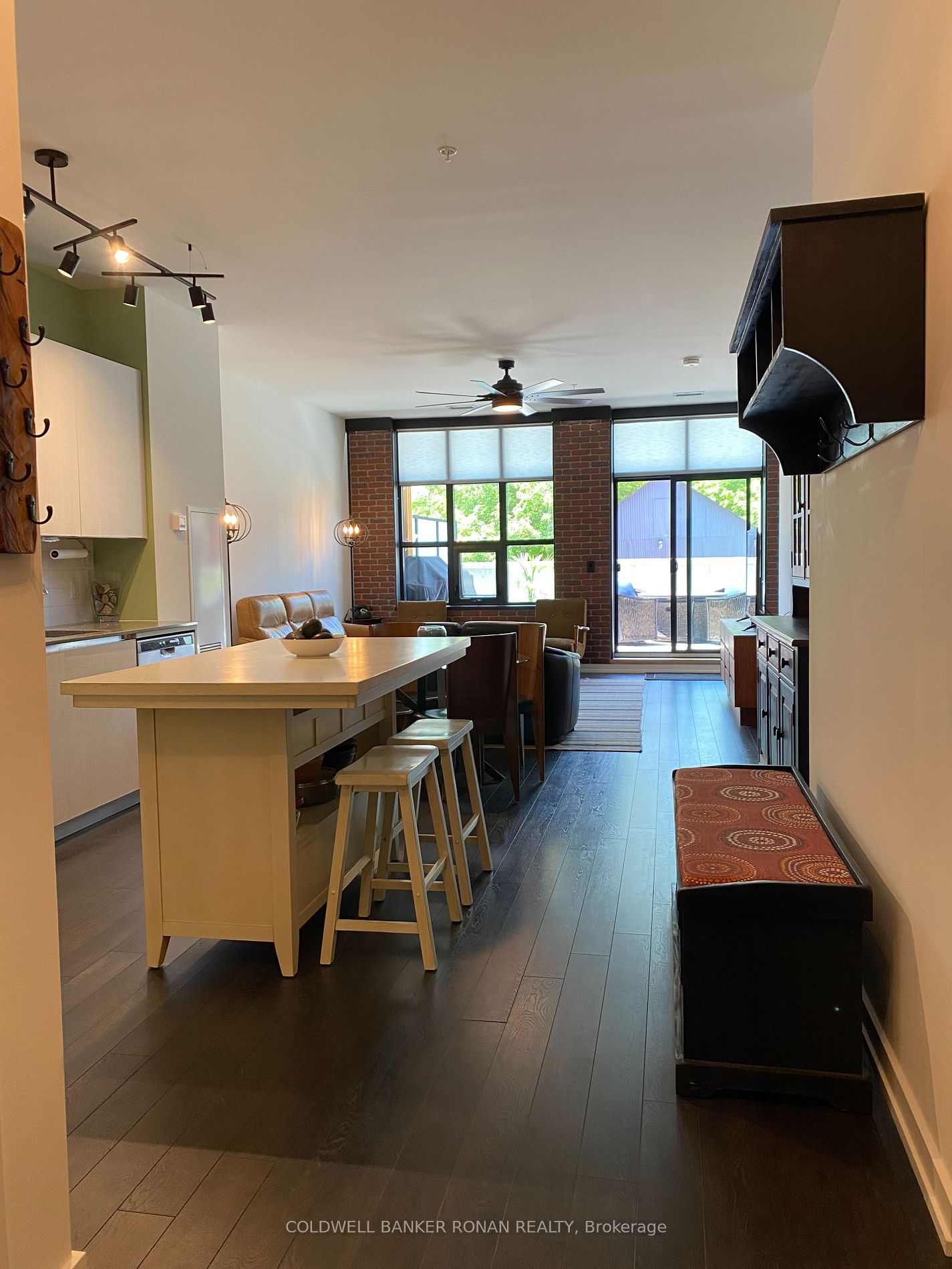 21 Matchedash St S, #208