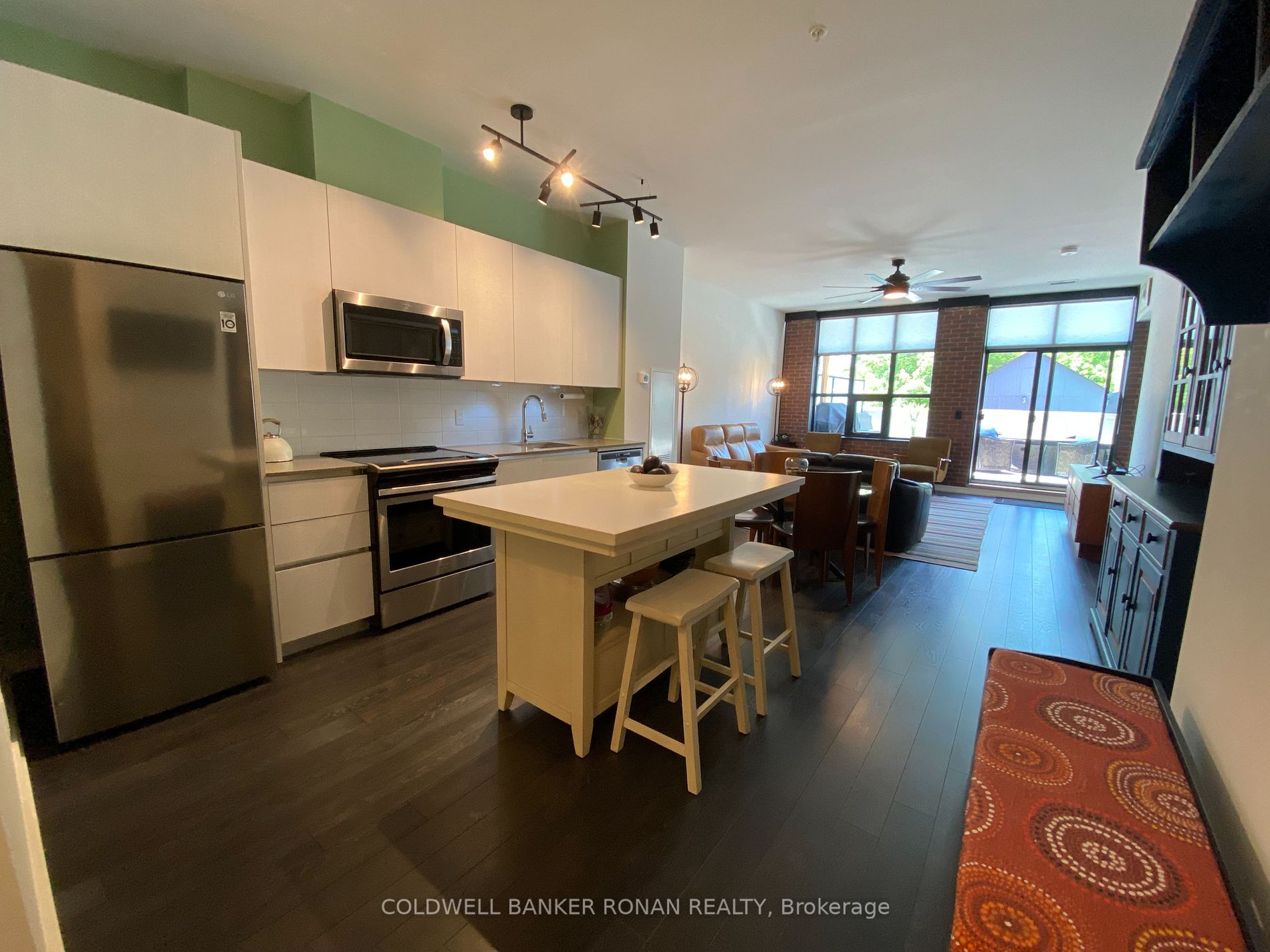 21 Matchedash St S, #208