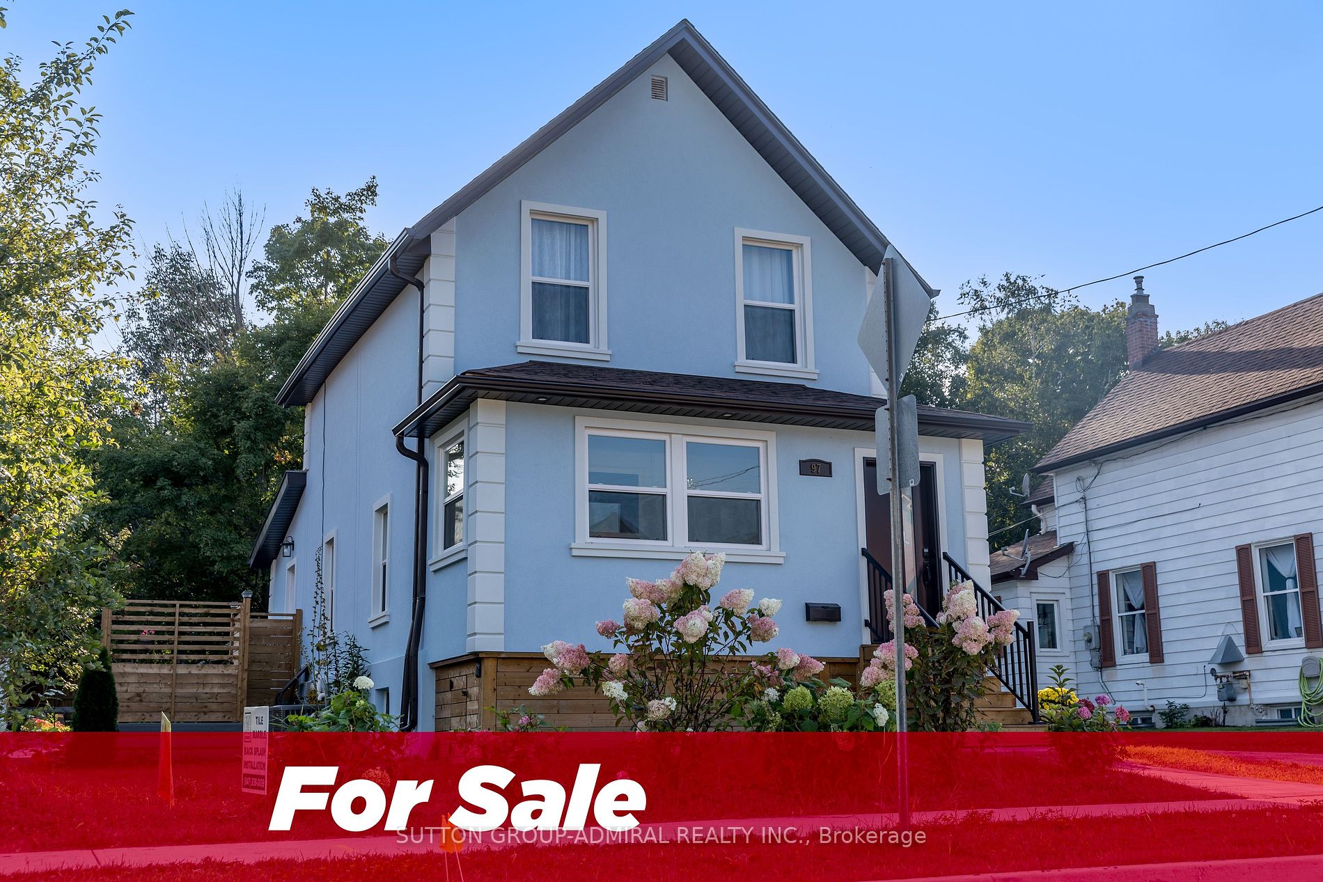 97 Laclie St